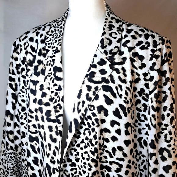 Chico's women's animal print blazer sz medium/2 - Picture 7 of 7